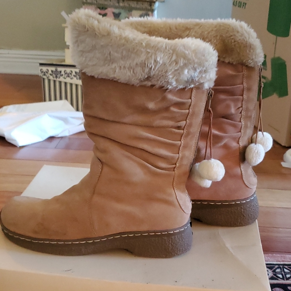 Bass fur lined boots